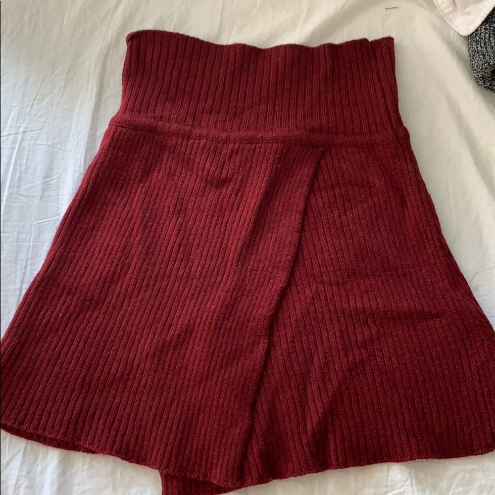 Knit burgundy skirt